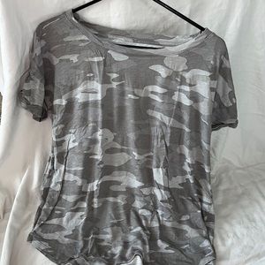 maurices - gray camo 24/7 tee